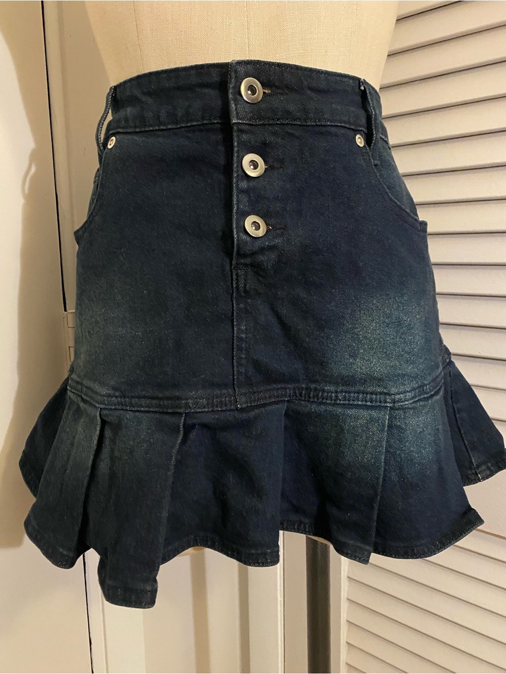 “Social Collision” High-Rise Dark Blue Denim Ruffle Hem Skirt- Size Large